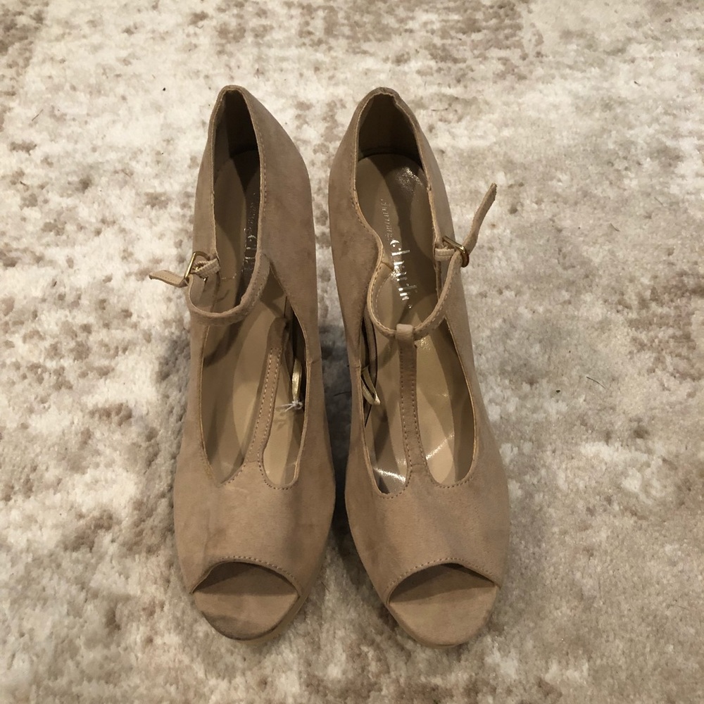 💕CHARMING CHARLIE Heel💕